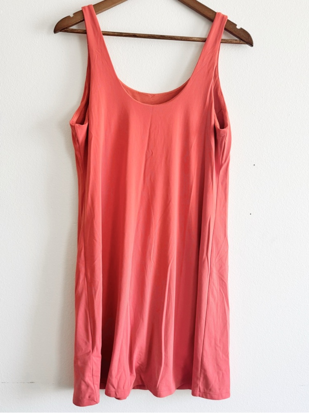 Patagonia Coral-Red Lightweight Athletic Dress large - Picture 4 of 6